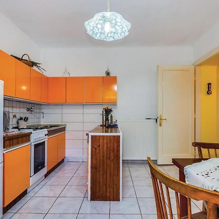 1 Bedroom Beautiful Apartment In Bakar Bagian luar foto