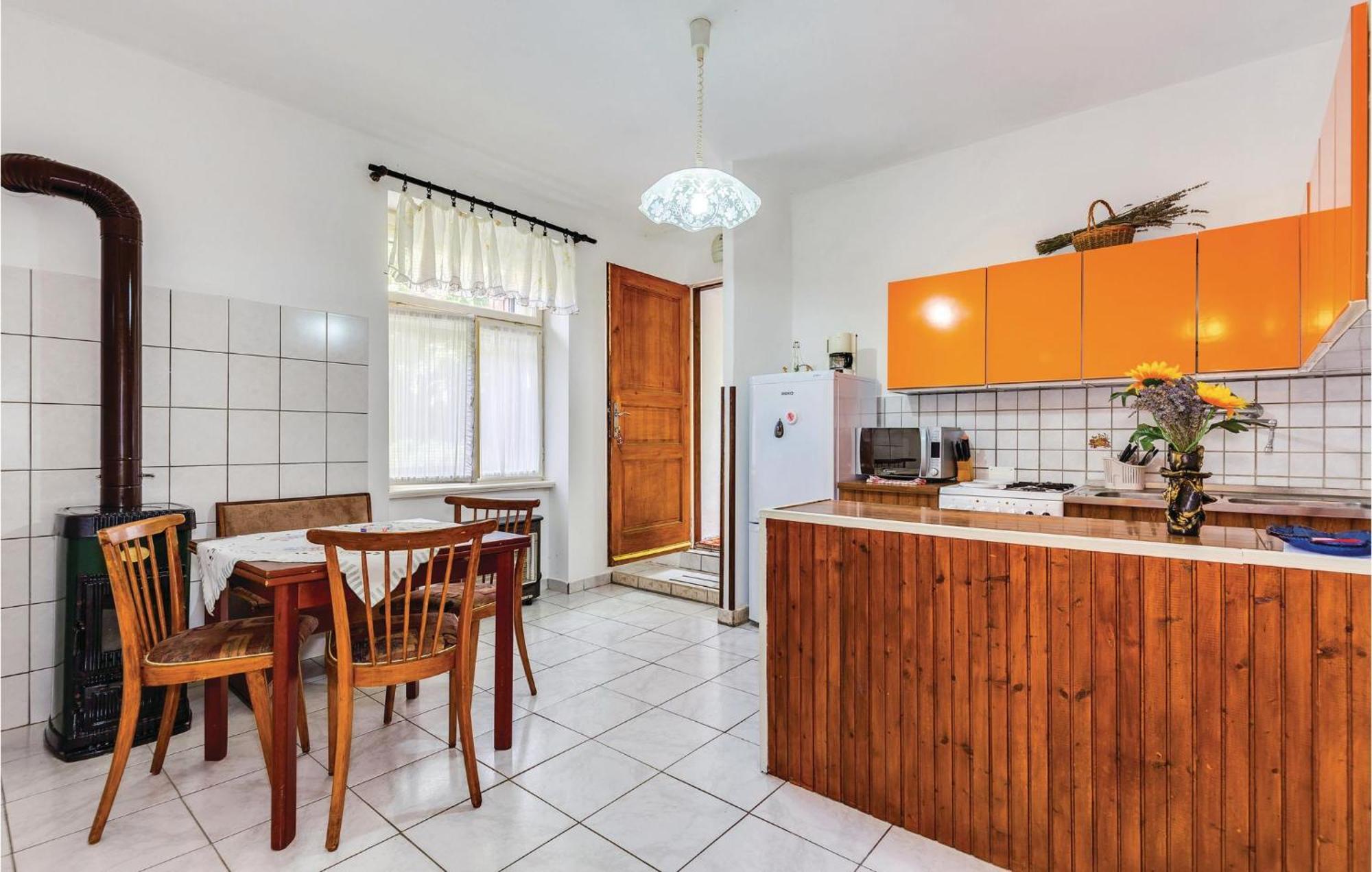 1 Bedroom Beautiful Apartment In Bakar Bagian luar foto
